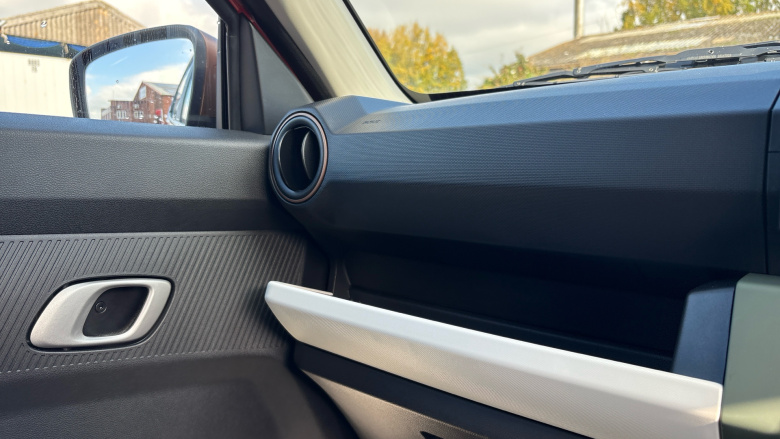 Dacia Spring 27kWh Extreme 65 48kW 5dr Auto Electric Hatchback